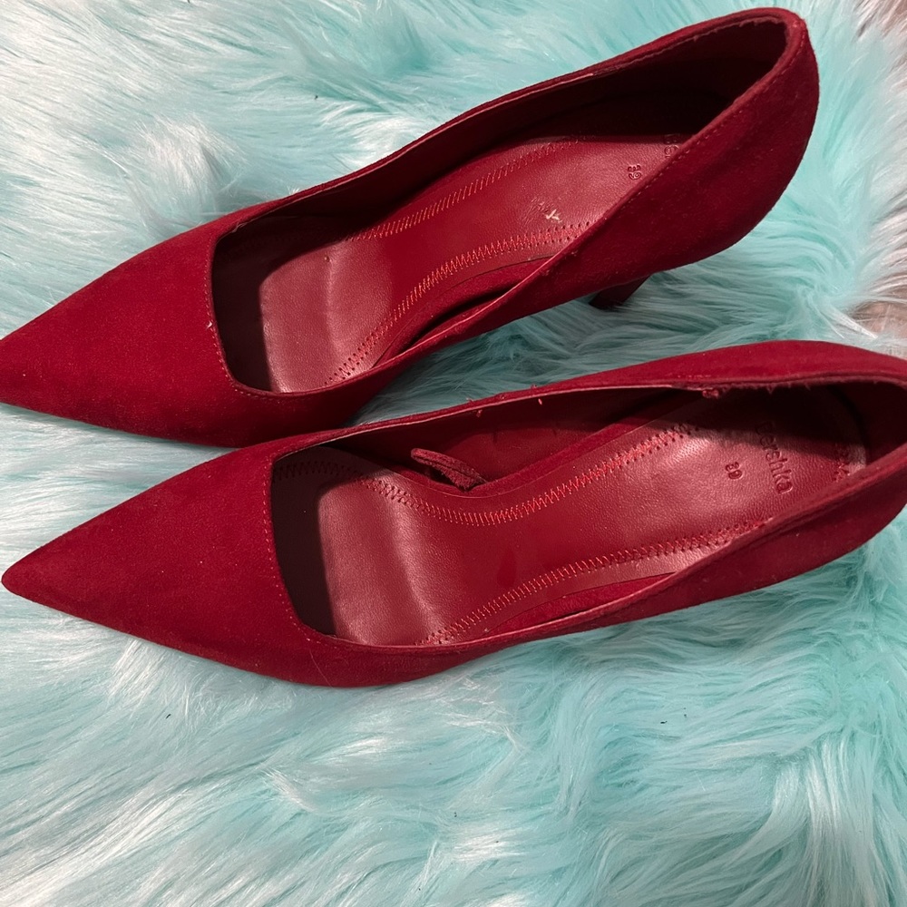 BERSHKA SIZE 39 USA 8